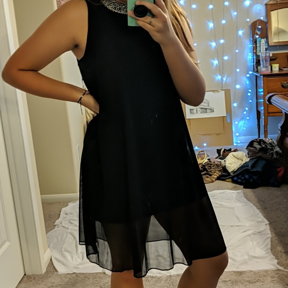 Dress - Picture 6 of 6